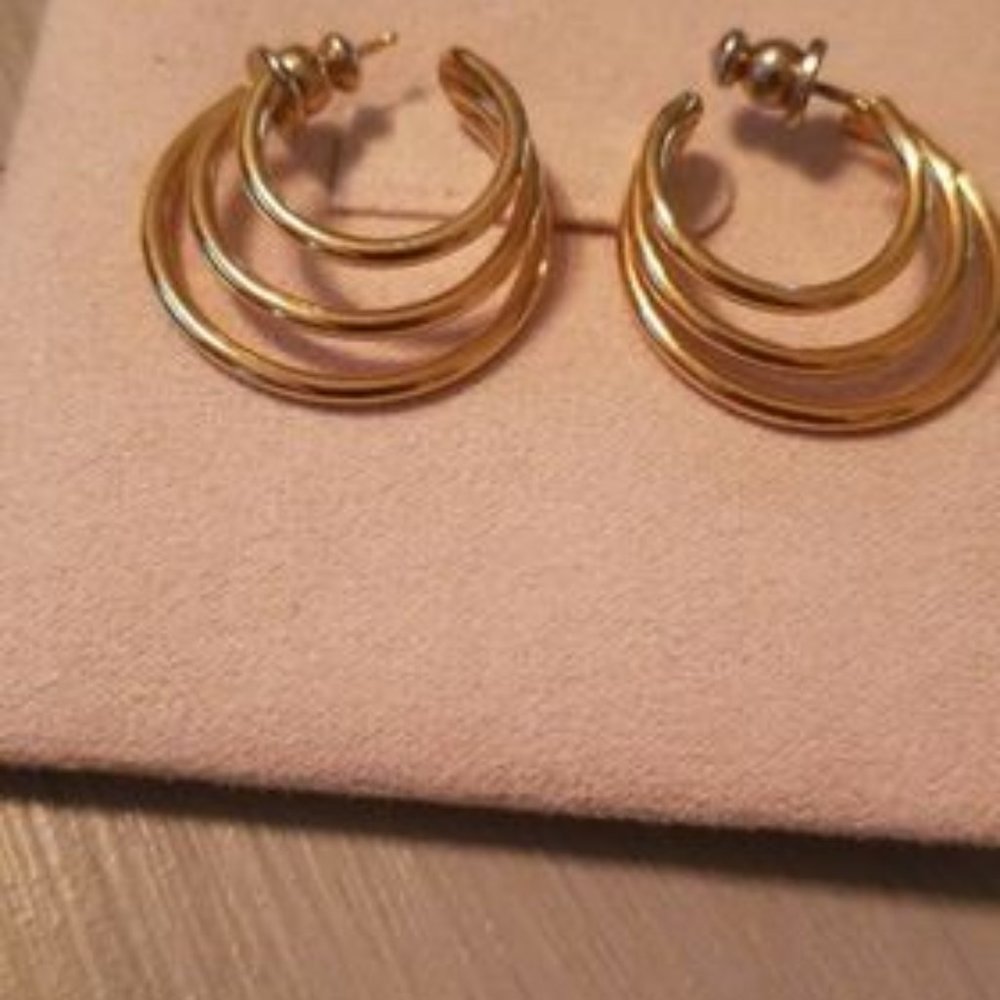Vintage 1960s Gold Tone Hoop Earrings